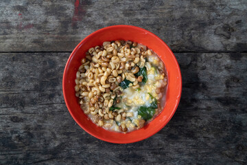 Porridge Ledok is one of the special foods from Nusa Penida Island, Bali. In addition to its delicious taste, this porridge also provides health benefits. Porridge Ledok made from corn and cassava