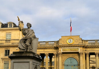 Fototapeta na wymiar Place du Palais Bourbon, La statue de La Loi devant l'Assemblée Nationale.