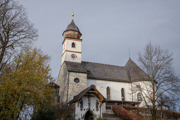 Fototapeta na wymiar Kirche Maria Eck im Nebel 