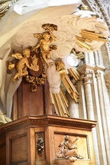 Chaire baroque de la cath&eacute;drale de Bayeux. France