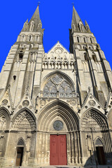 Fototapeta na wymiar Façade de la cathédrale de Bayeux. France