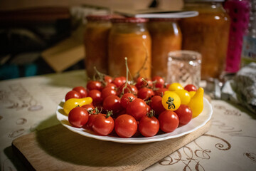 Pomidory. Zdrowe jedzenie. - obrazy, fototapety, plakaty