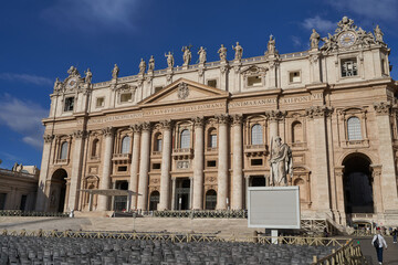 Obraz premium Vatican - September 24, 2022 - the Saint Peter's Basilica in Rome, Italy on a sunny autumn morning