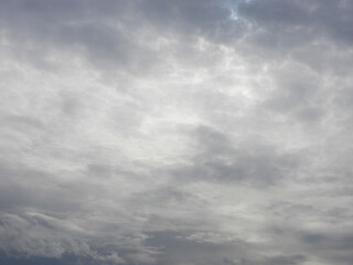 Obraz premium 光さす曇り空