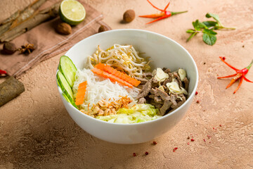 Vietnamese noodles with beef and vegetables, Bun chon
