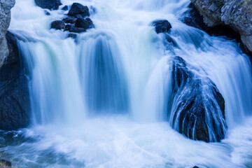 Fototapeta na wymiar Yellowstone Waterfall 