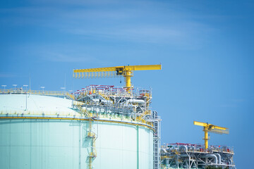 Large oil tanks in refining and petroleum industries