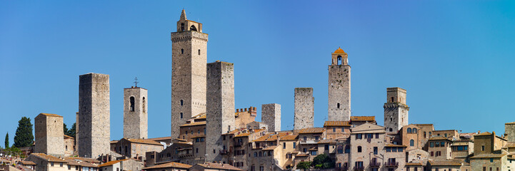Italy, Tuscany, San Gimignano, Panoramic view of towers of medieval town