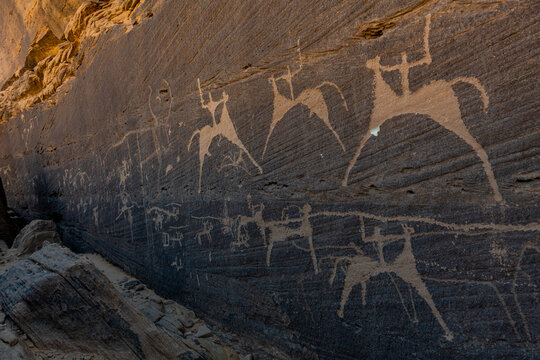 Saudi Arabia, Najran Province, Najran, Prehistoric petroglyphs and inscriptions of Bir Hima