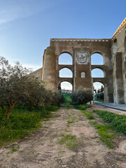 Amorite aqueduct. A 16th-century aqueduct that supplied water to the fortified city of Elvas. It was connected after the city's wells dried up. The length of the aqueduct is 7.5 km. 
