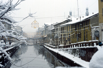 Fototapeta premium Milan: Naviglio Grande with snow