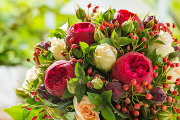 Strauß aus Freilandrosen Piano