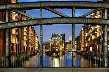 Fototapeta premium Poggenmühlenbrücke Hamburg Speicherstadt