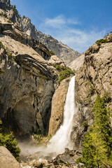 Fototapeta na wymiar waterfall in Yosemite national park