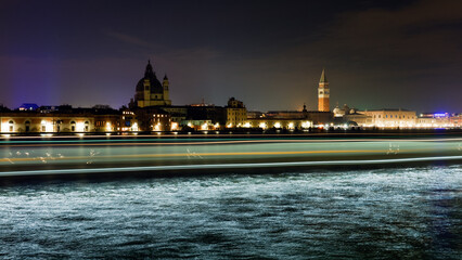 Naklejka premium Venedig bei Nacht