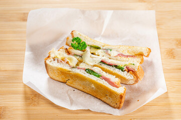 鴨とチーズのホットサンド