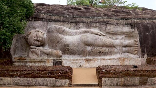 Buddha statue in the temple of Thanthirimale, Sri Lanka.