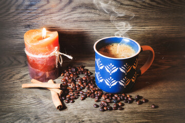 Kaffee - Festlich - Pause - Besinnlich - Entspannen - Dekorativ - Kaffeebohnen - Cup coffee beans...