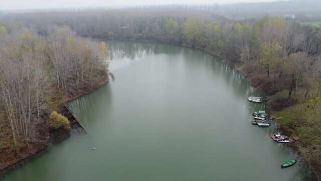 Relitto della seconda guerra mondiale sul fiume Po - vista aerea con Drone (UAS) - Gualtieri, Emilia Romagna