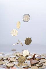 geld, m&uuml;nze, w&auml;hrung, business, finance, bank, bargeld, reichtum, stapel, wachstum, banking, investition, absatzmarkt, einsparung, anh&auml;ufen, finanz, euro, konjunktur, erfolg