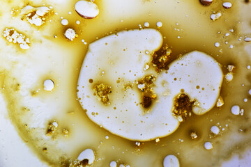 Reaction of liquid bubbles