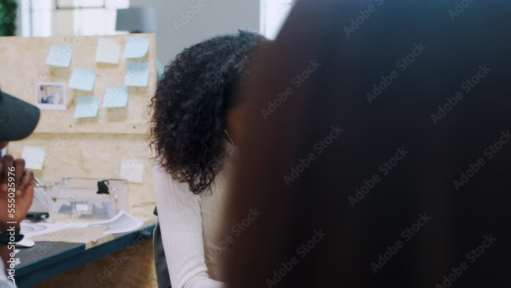 Aufkleber black people, developer meeting and tablet presentation for 3d model, graphic designer innovation or