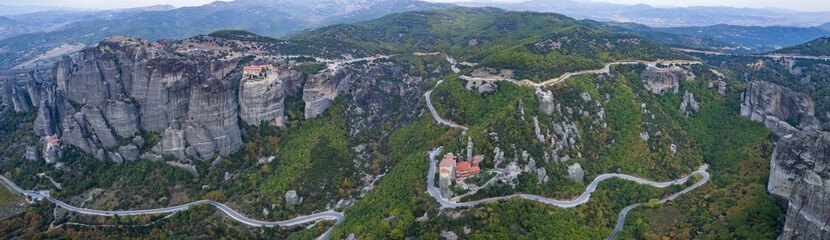 Fototapeta na wymiar Aerial view of the monastery and city Meteora, Kalabaka, Monastère on a sunny day in autumn in Greece 