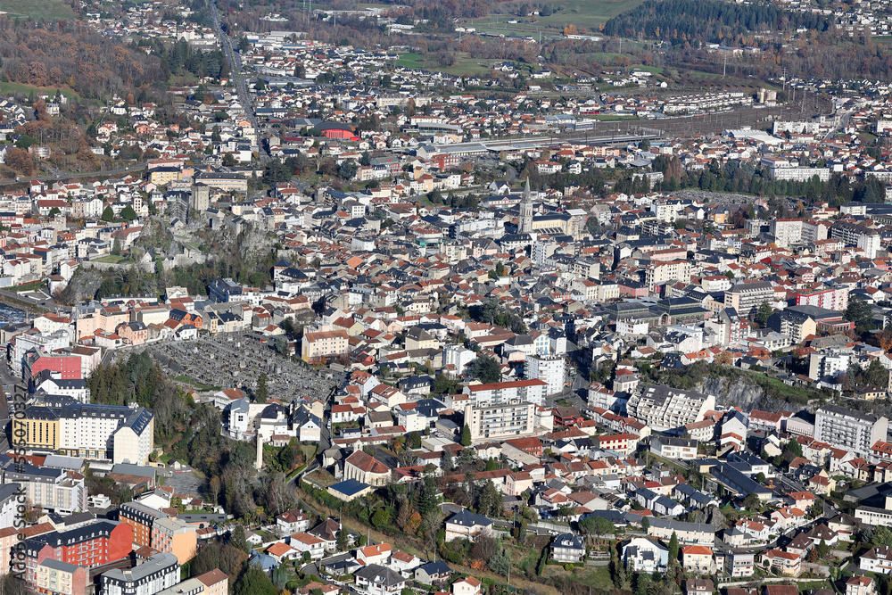 Sticker vue aérienne sur la ville de lourdes en hautes-pyrénées, france