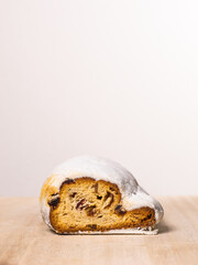 【菓子】カットされたシュトレン　クリスマス
