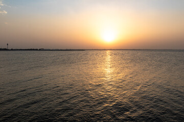 Obraz premium sunset over the sea scenic view