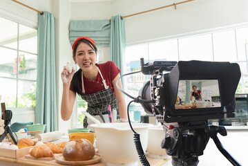 Asian female chef talks about Ingredients, Online Video Class, Streaming Service of e-Learning Video Course. - 555117718