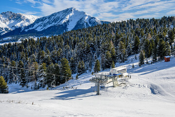 Fototapeta na wymiar Dolomiti, Trentino, Passo Oclini Lavazè con neve