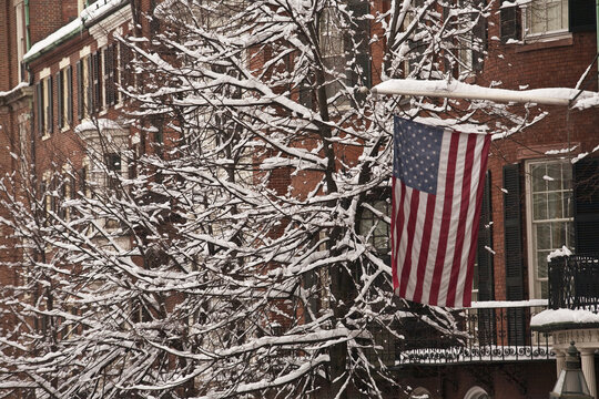 American flag in front of a building, Beacon Street, Beacon Hill, Boston, Suffolk County, Massachusetts, USA
