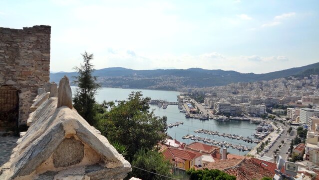 Vue des remparts sur la ville de Kav&aacute;la, Gr&egrave;ce, Mac&eacute;doine. 