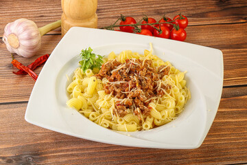 Bolognese pasta with beef meat and cheese