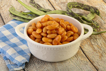 White bean in tomato sauce