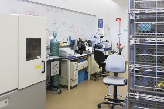 Chemical analysis laboratory in an engineering university with oxygen tank