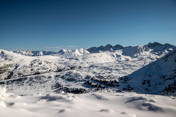 Fototapeta na wymiar mountainous landscape, snow-capped mountains