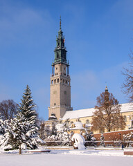 Jasna Góra. Częstochowski klasztor pokryty śniegiem. Zima w Częstochowie.