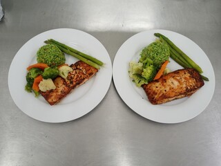Salmon and veggies 