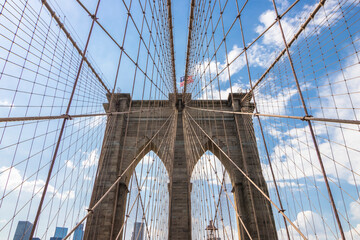 Brooklyn Bridge and Manhattan skyline, New York City, United States.