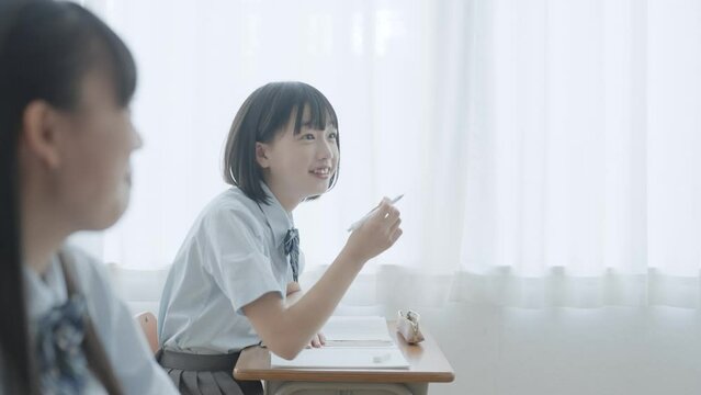 授業を受ける学生