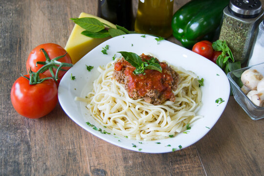 Linguini Con Carne