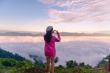 Naklejka premium Thai traveler woman