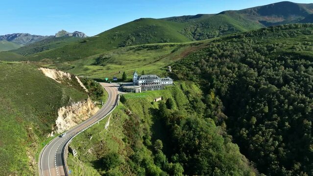 Aerial views of the Parador de Pajares.