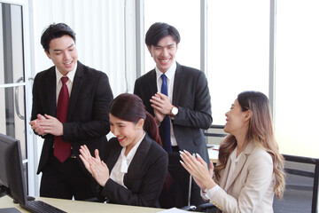 business people clapping their hands Glad to work successfully. Business concept.