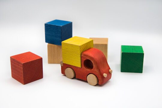 可愛らしいおもちゃのトラックの輸送イメージ