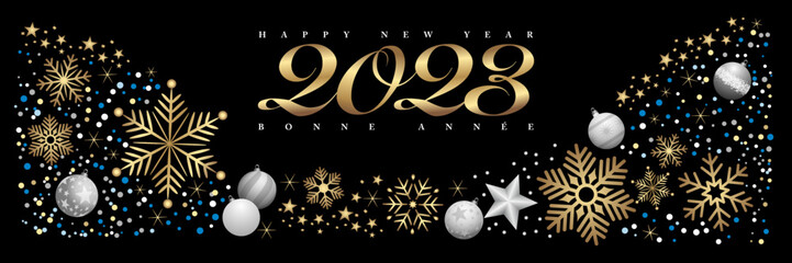 Fototapeta premium 2023-Bannière pour fêter la nouvelle année avec une image décorée de paillettes, boules de Noël et cristaux de glace sur un fond noir - texte français, anglais - traduction : bonne année.