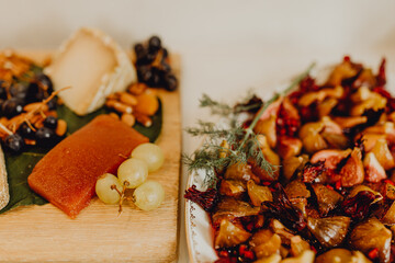Figues, fruits et plateau de fromage