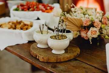 Buffet apéritif et tapenades de Provence